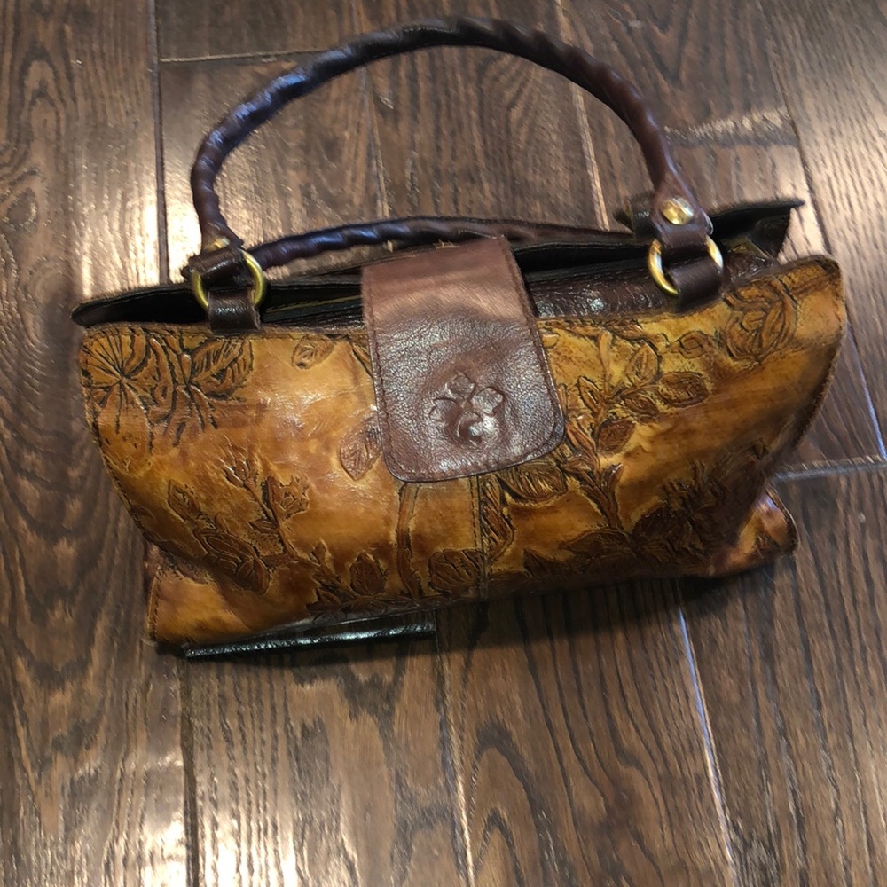 Patricia Nash tooled leather handbag
